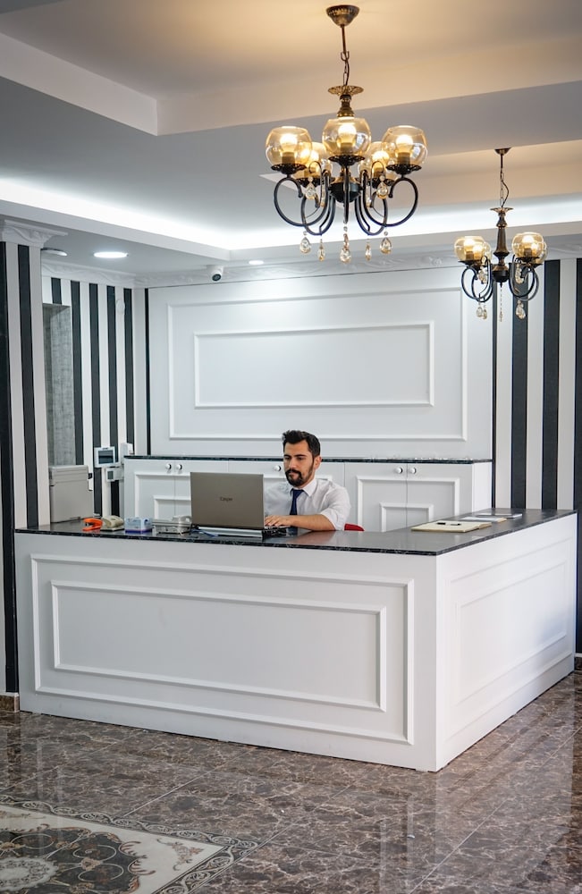 Cnr Inci Hotel 5/32