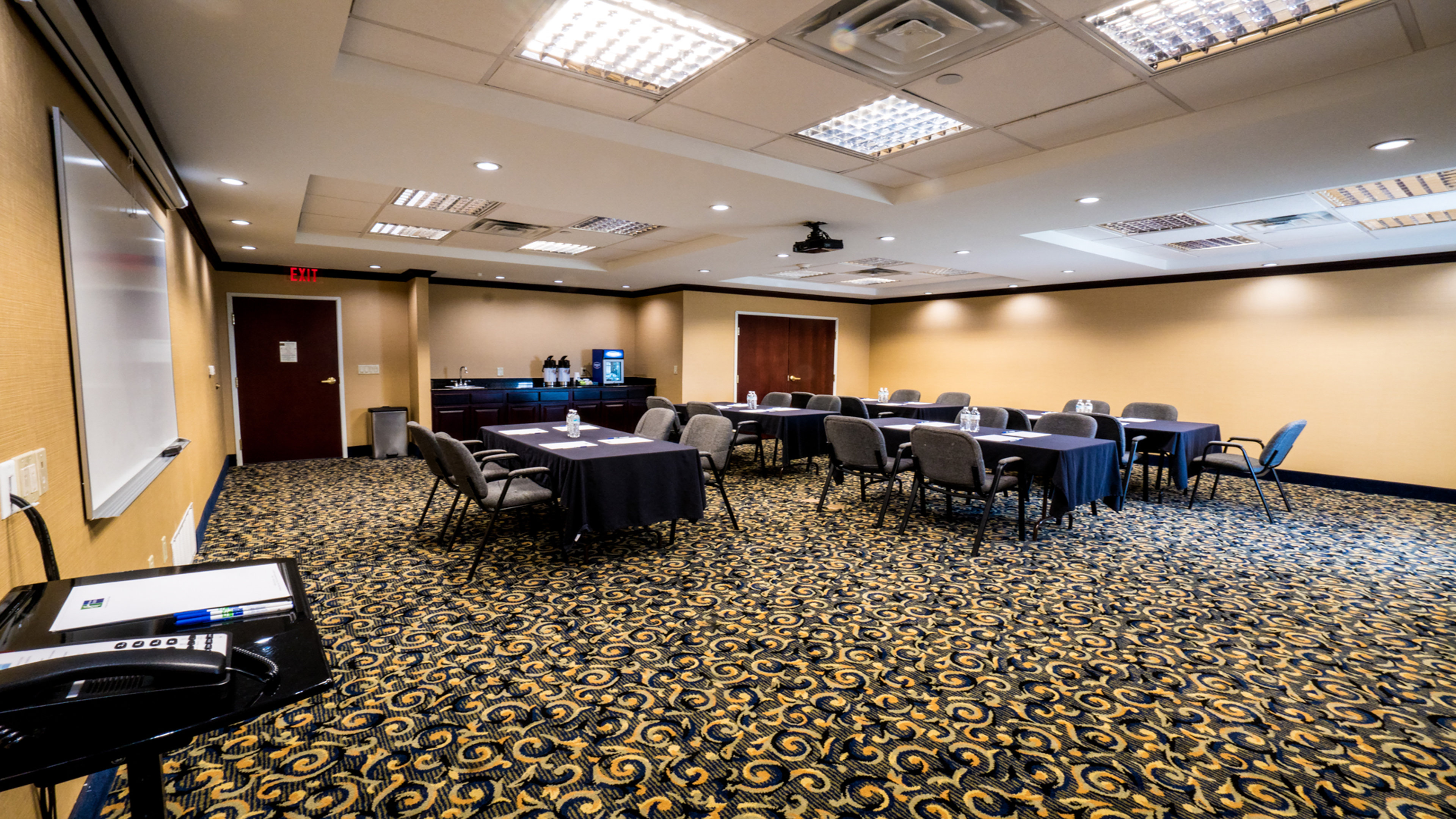 Holiday Inn Express Hotel And Suites Pampa 50/54