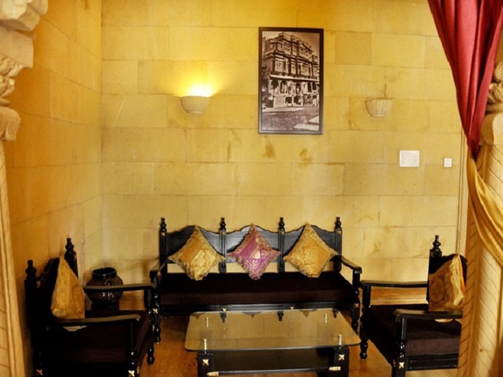 Vista Rooms at Patwa Haveli Road 11/63