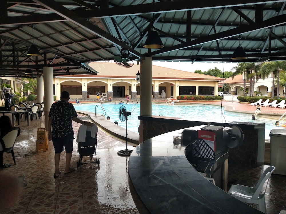 Subic Waterfront Resort & Hotel 27/55