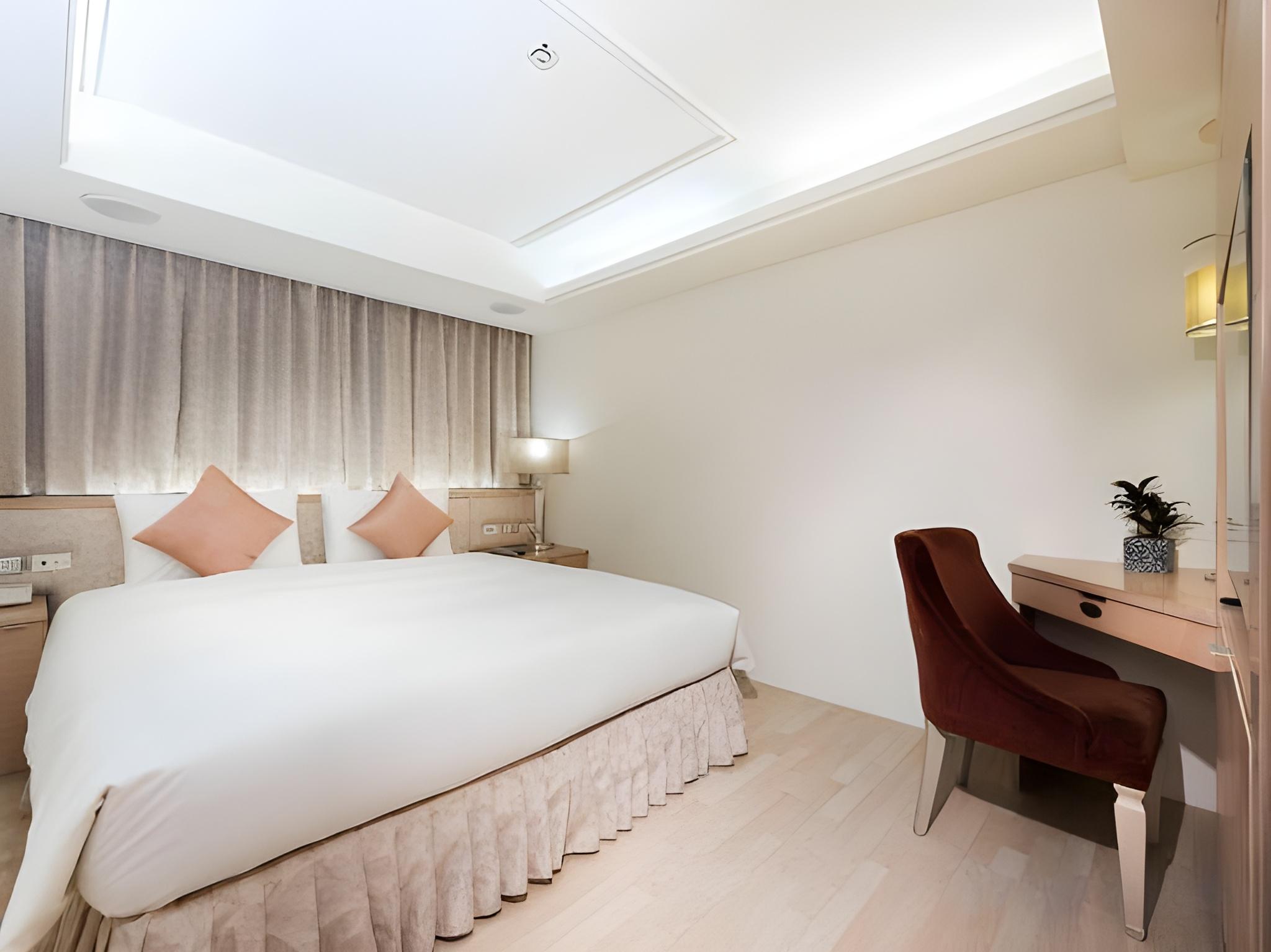 Metro, Double Bed