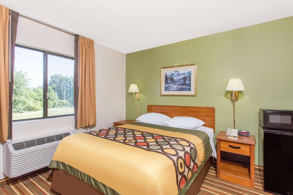 Standard, Queen Bed, Accessible