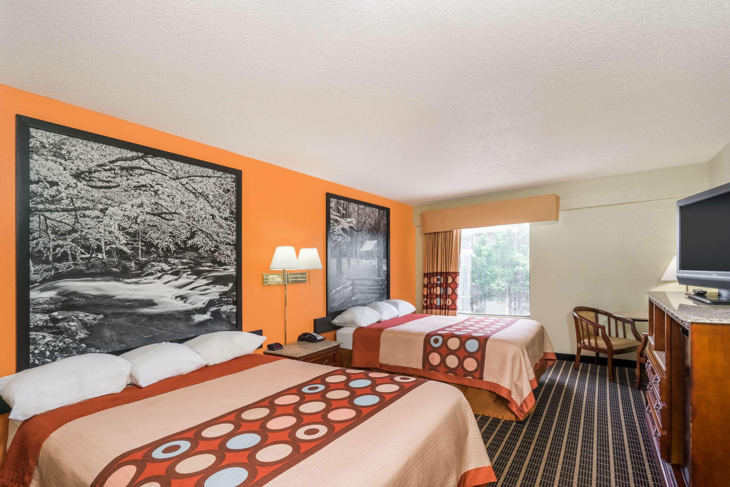 Super 8 by Wyndham Dandridge 6/17