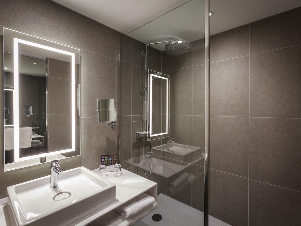 NOVOTEL CAMBRIDGE NORTH 70/70