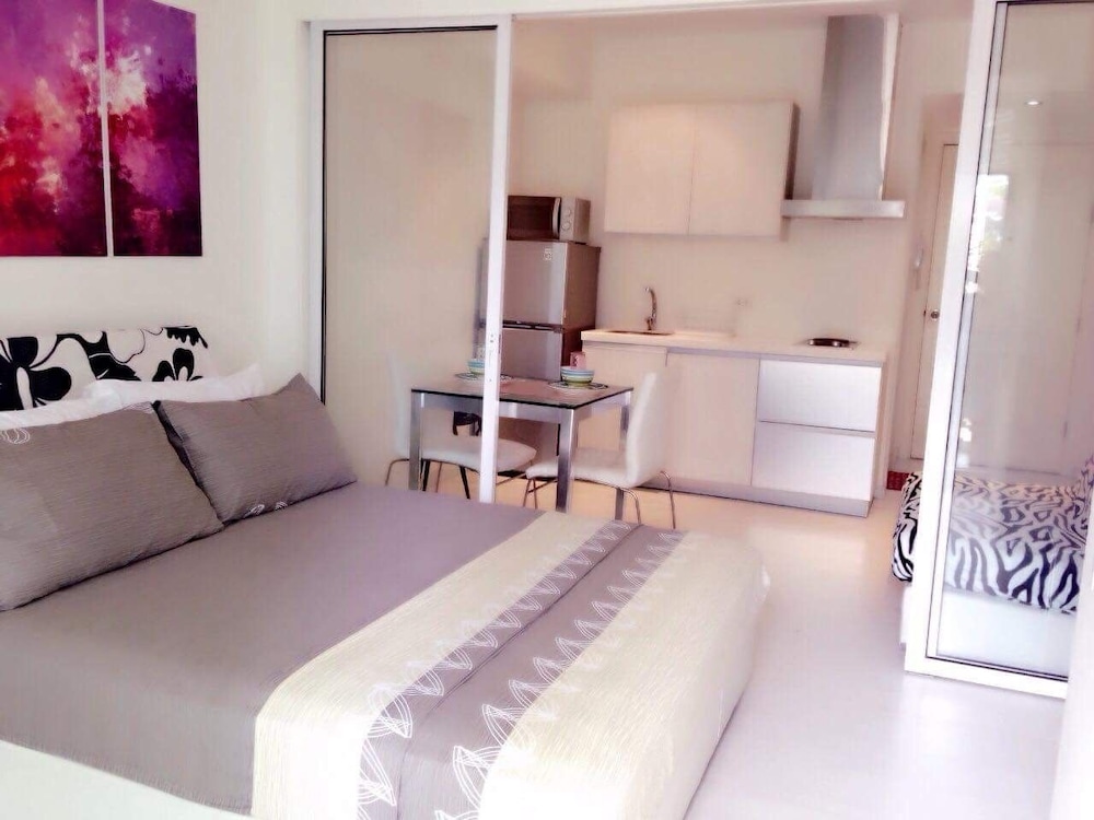 1 BEDROOM, CONDO, BEACH VIEW