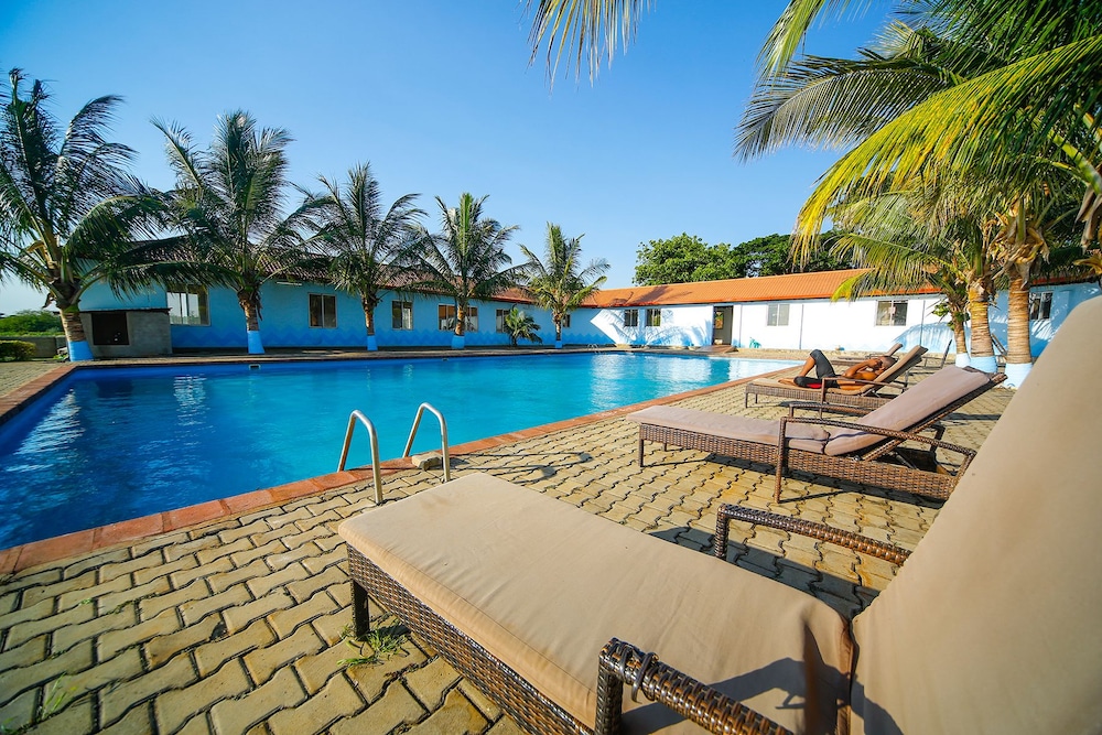 Katomi Kingdom Resort 25/45