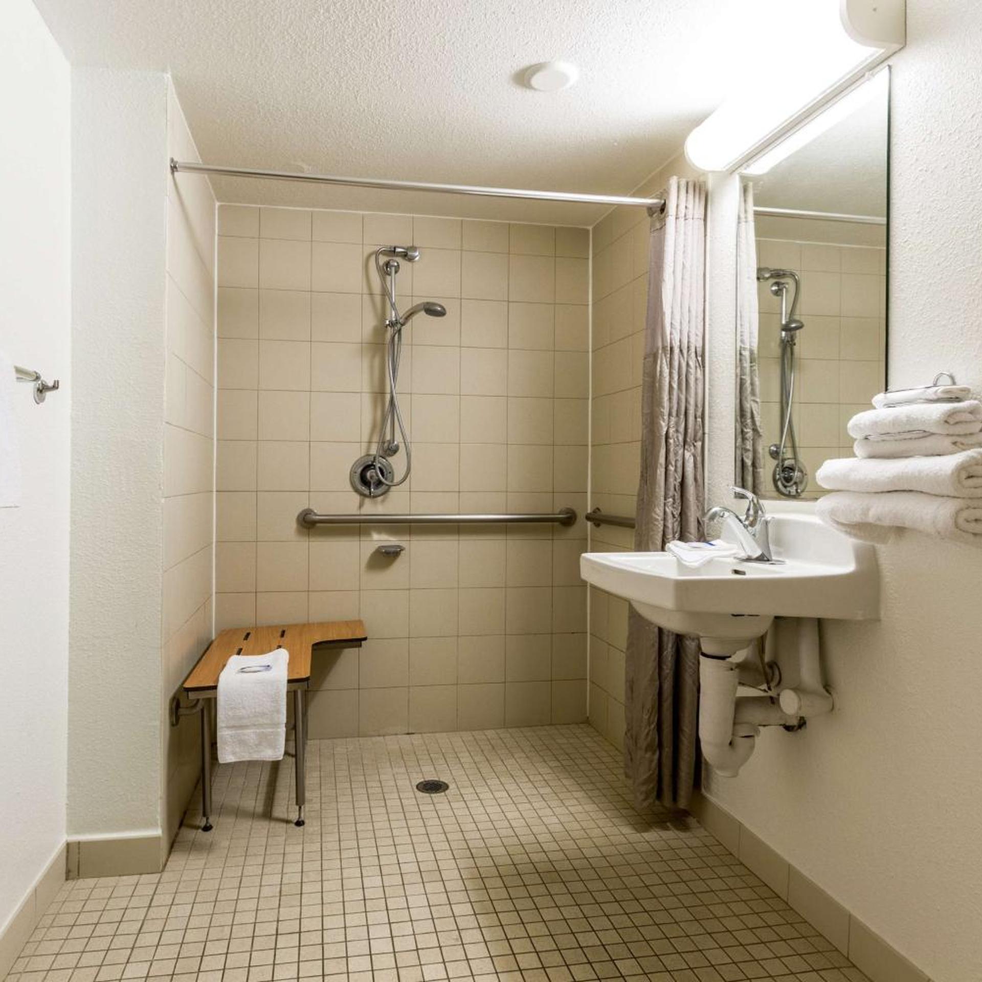 غرفة بسرير مزدوج لذوي الإعاقة، Motel6 Tempe, AZ – Phoenix Airport – Priest Dr 9/9