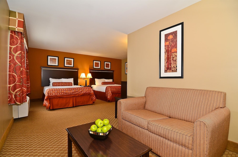 Spark by Hilton Oak Forest 30/48