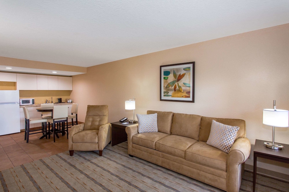 Baymont By Wyndham Punta Gorda/Port Charlotte 36/50