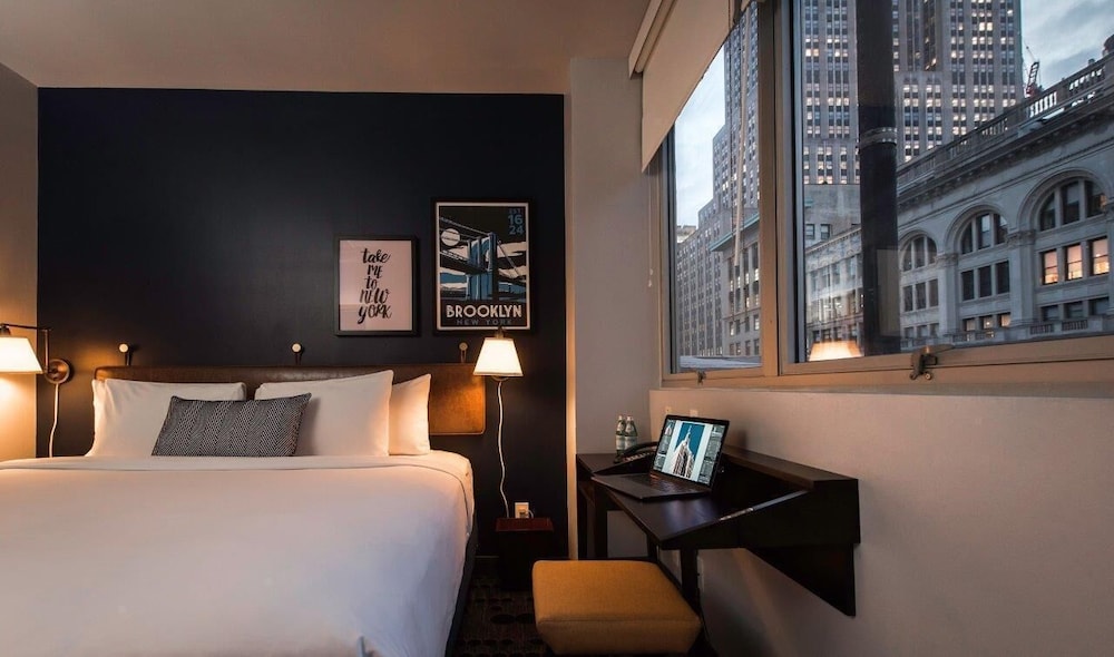 Hotel 373 23/47
