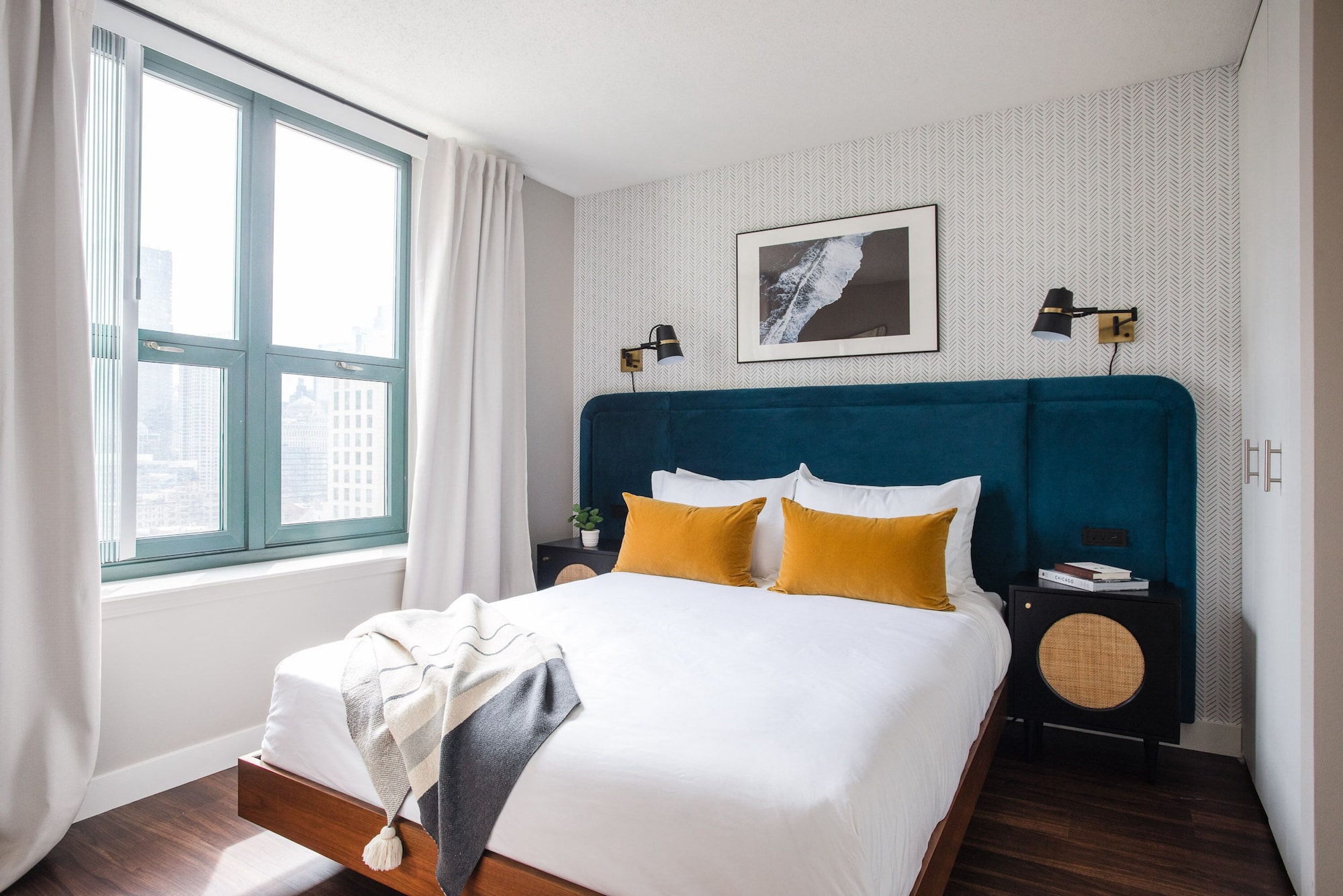 PREMIUM, STUDIO, QUEEN BED, SOFA