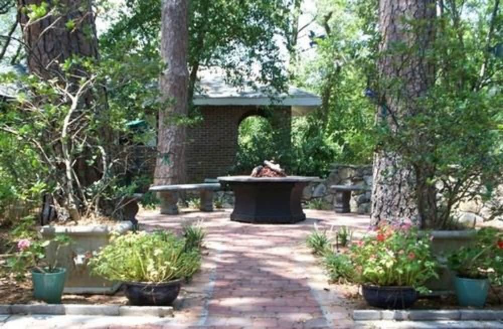 Far View - A Bed & Breakfast Estate 37/50