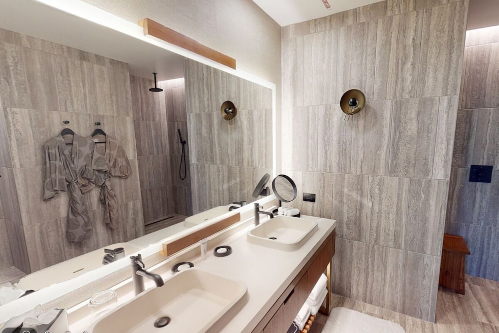 Nobu Hotel Atlanta 50/50