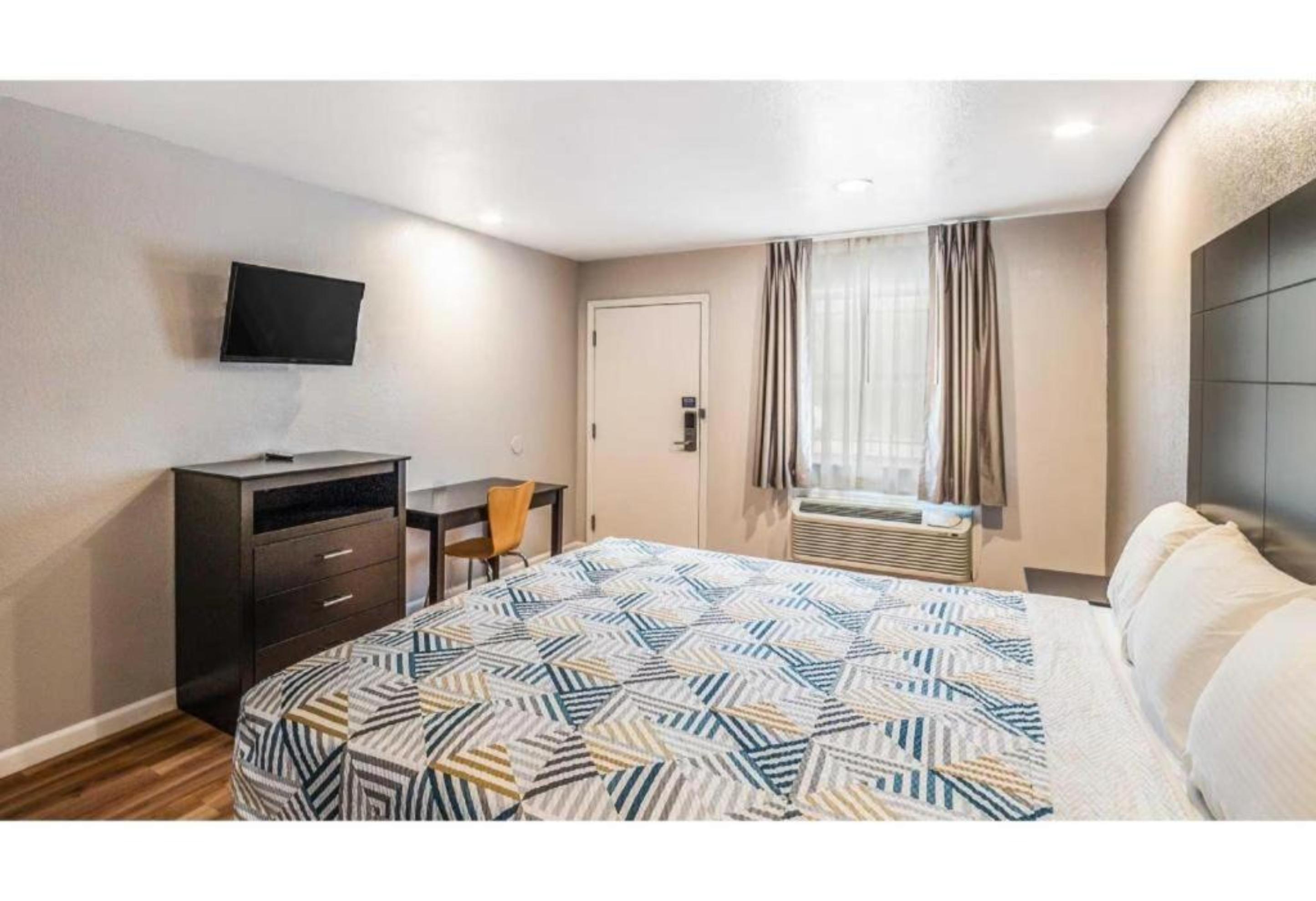 Motel6 Dallas, TX 51/59