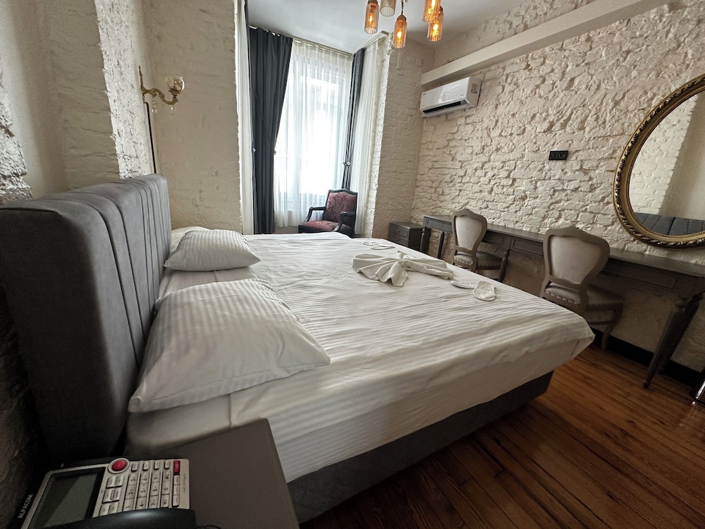 Greenstar Hotel 12/44