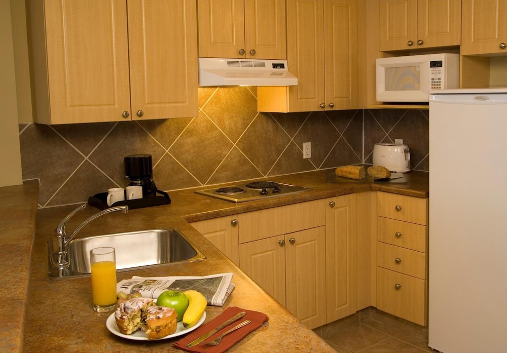 Clearwater Suite Hotel 39/41