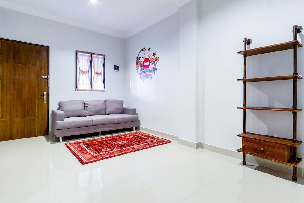 OYO 283 Helvetia Residence 45/56