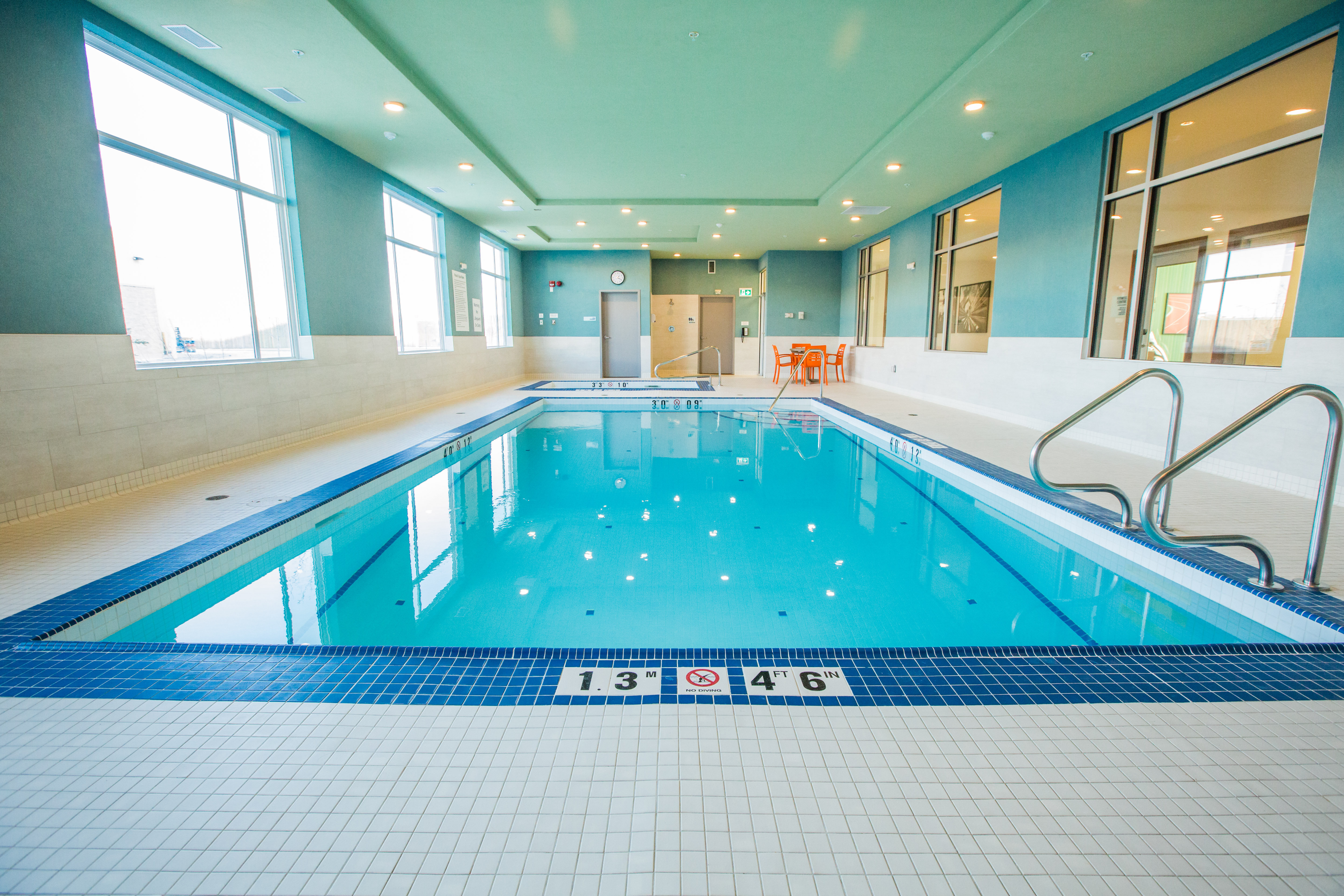 HOLIDAY INN EXPRESS & SUITES WEST EDMONTON-MALL AREA 45/73
