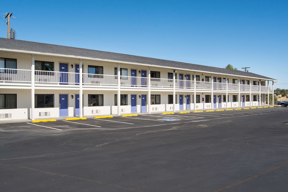 Motel6 Madras, OR 2/47