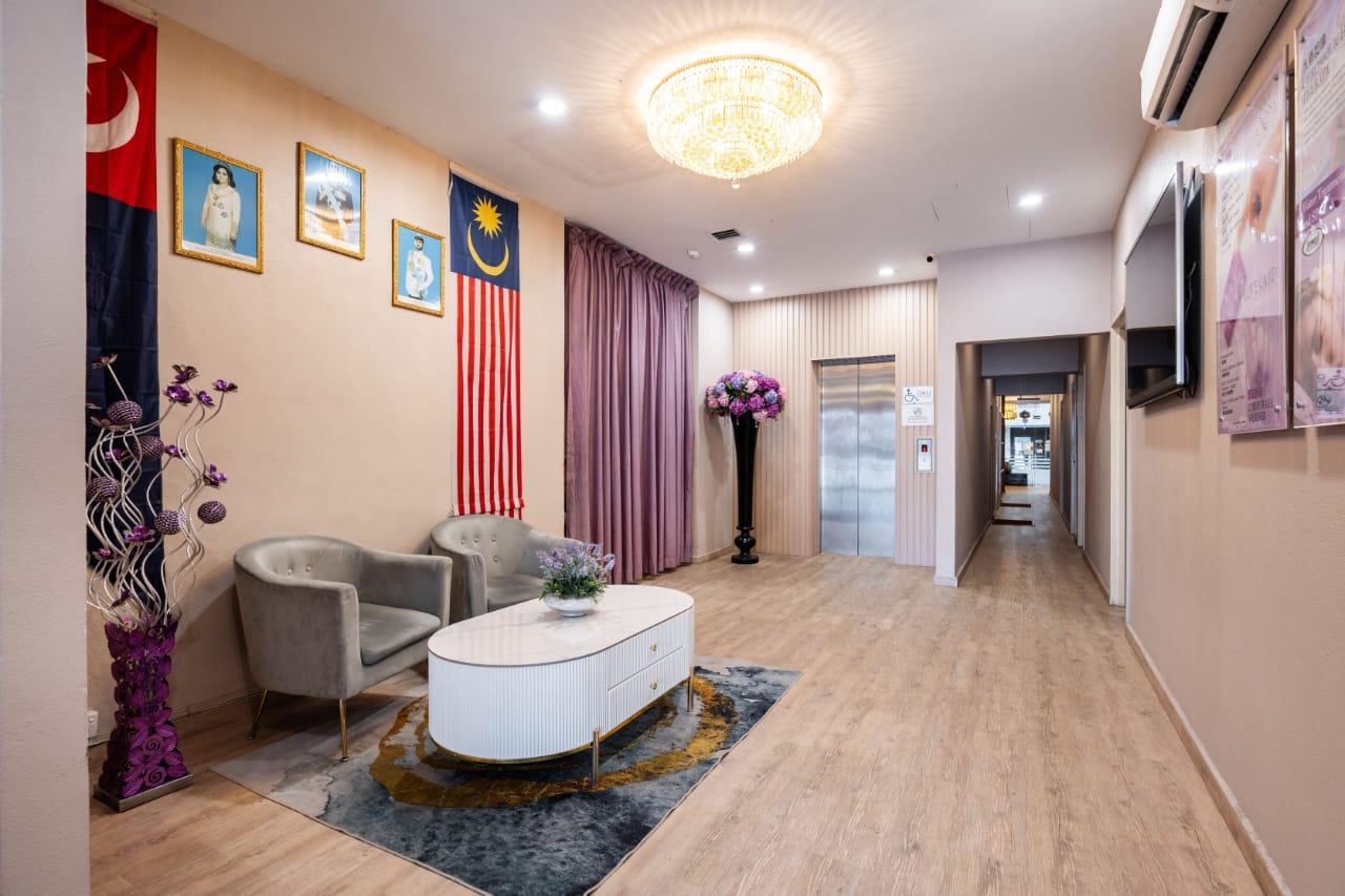 Lavender Inn Permas Jaya 44/68