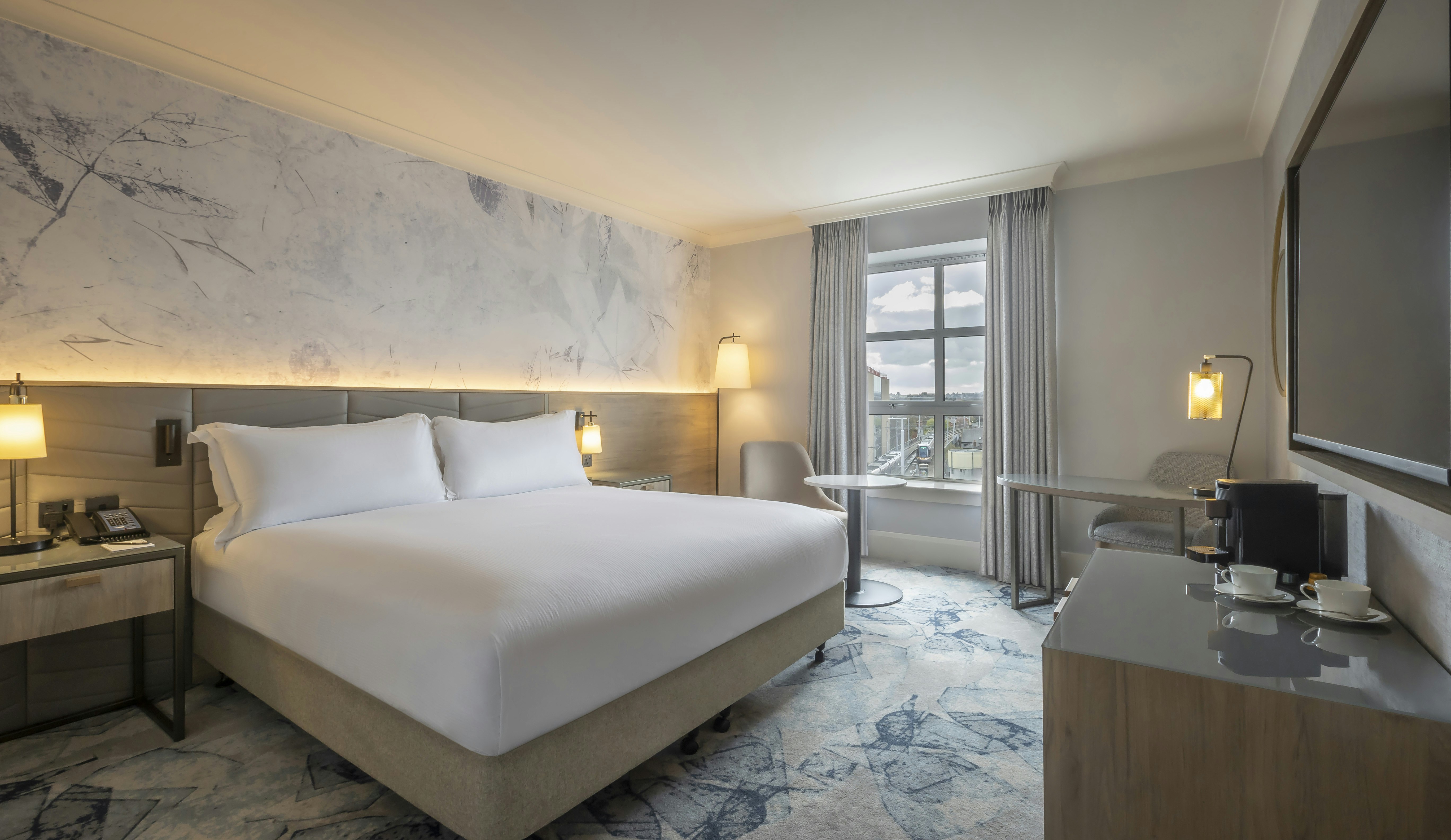 executive, king bed