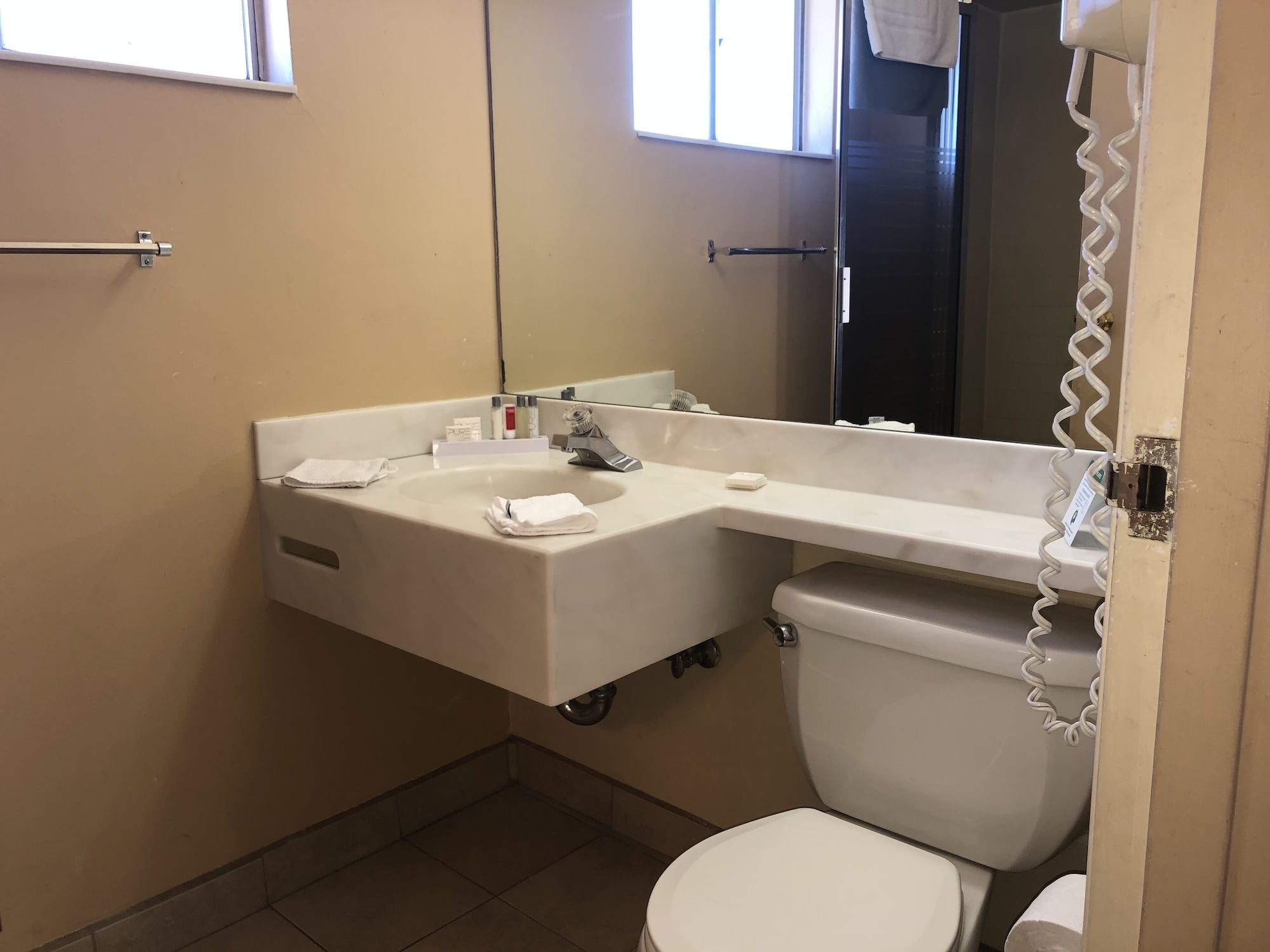غرفة قياسية بسريرين كوين بإطلالة على الجبل بشرفة، Hotel Elevation 3/3