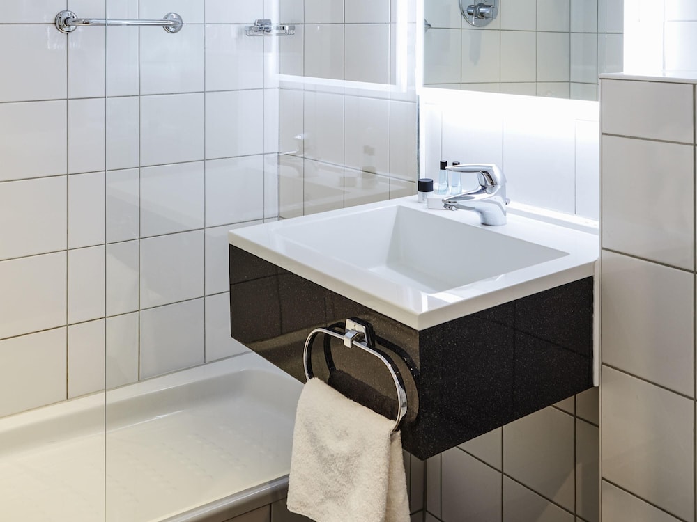 Mercure Birmingham West Hotel 61/63