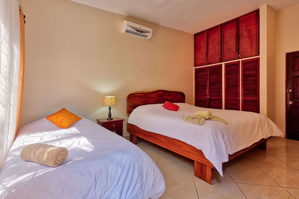 Las Brisas Resort and Villas 10/50