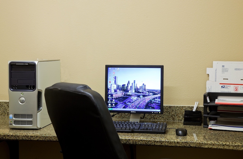 Holiday Inn Express Hotel and Suites La Porte 19/31