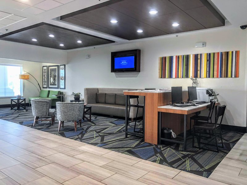 Holiday Inn Express Suites Hearne 45/49