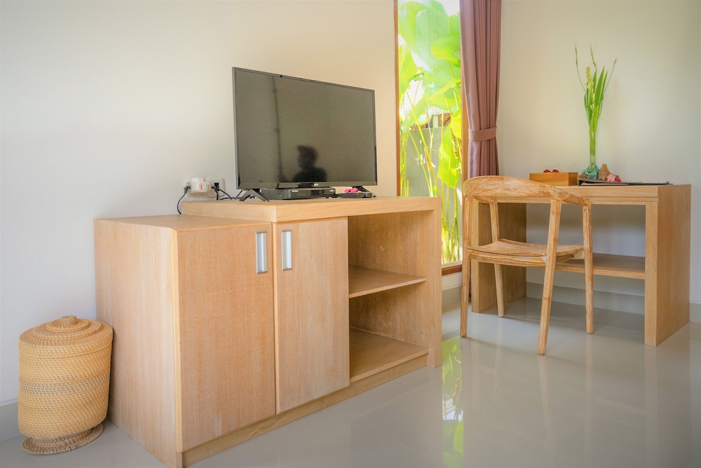 Three Gold Luxury Private Villas 3/50