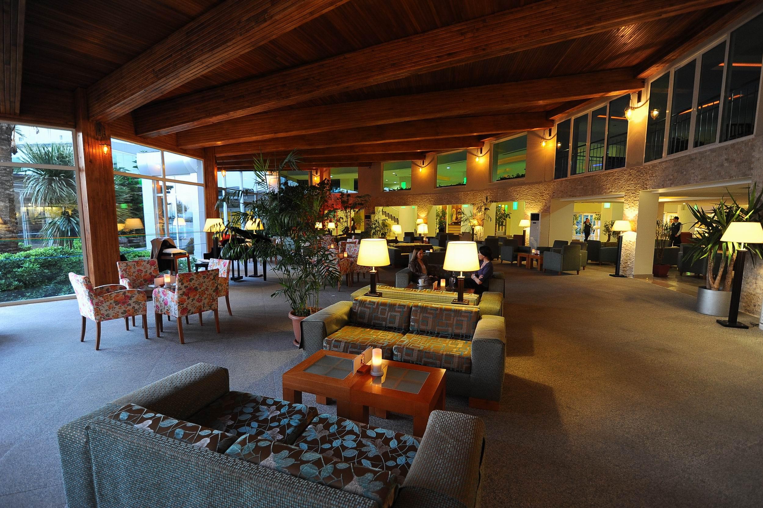 Sealight Resort Hotel 38/57