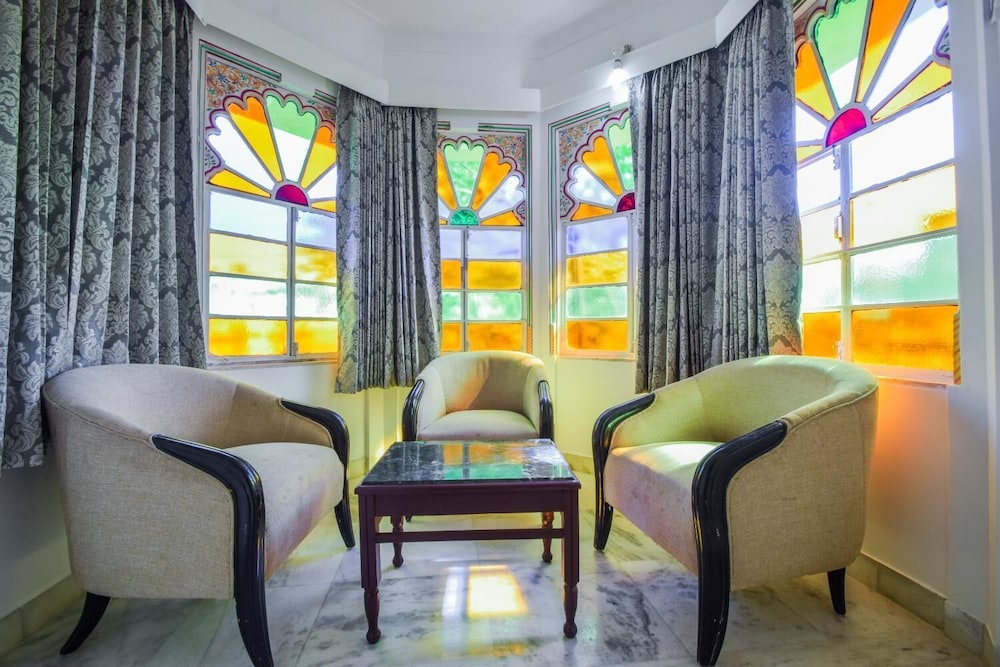 HOTEL RAJ PALACE 34/50