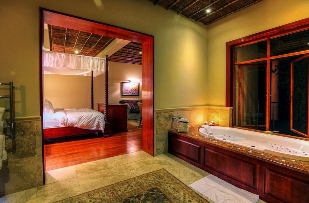 Lodge, Suite, King Bed