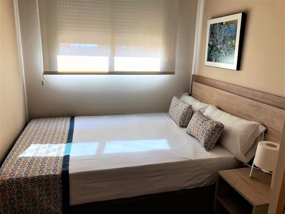 2 BEDROOMS, APARTMENT, TWIN BEDS, SOFA