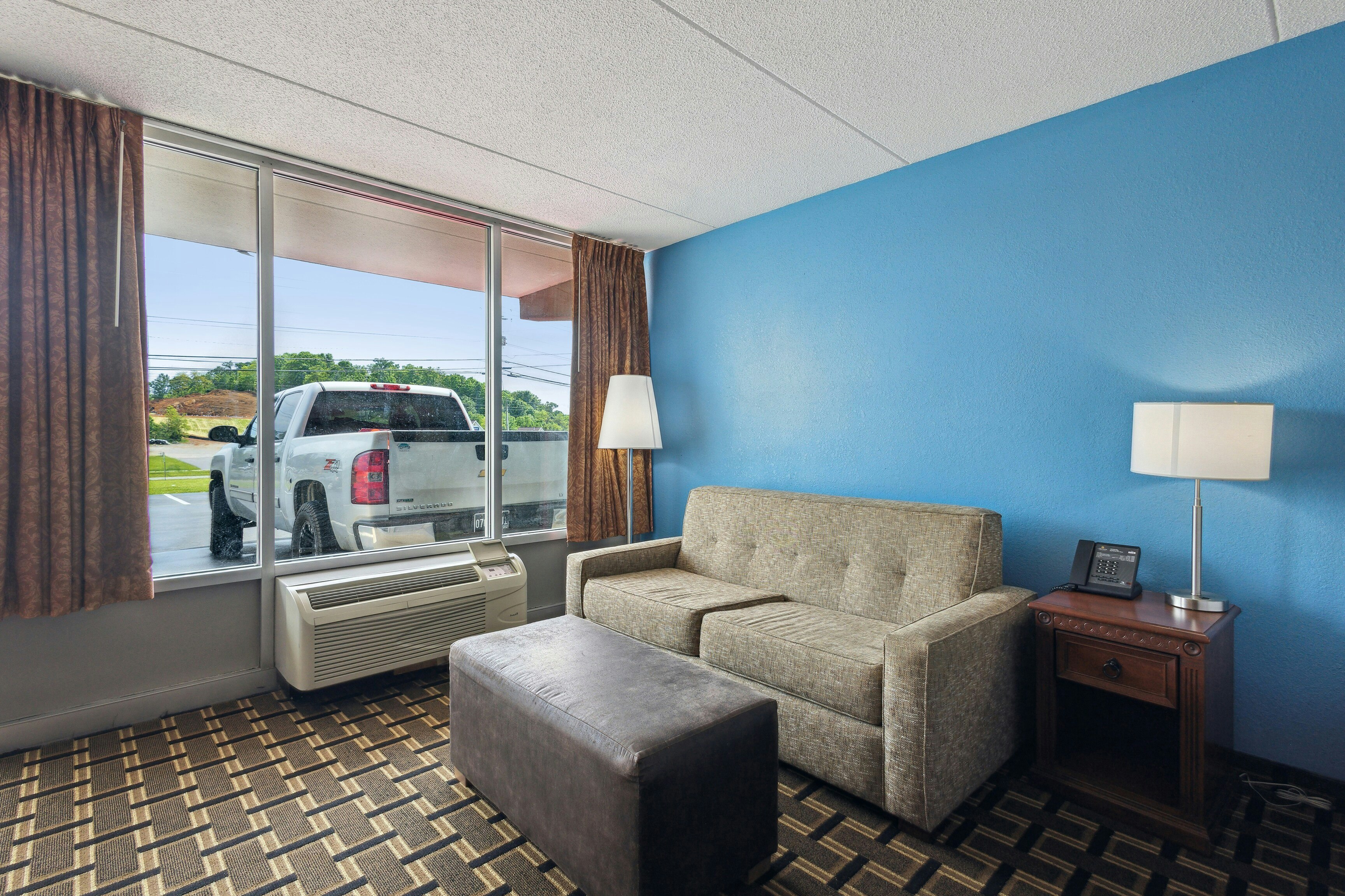 Relax inn by OYO Greeneville Near Hwy US-321 23/40
