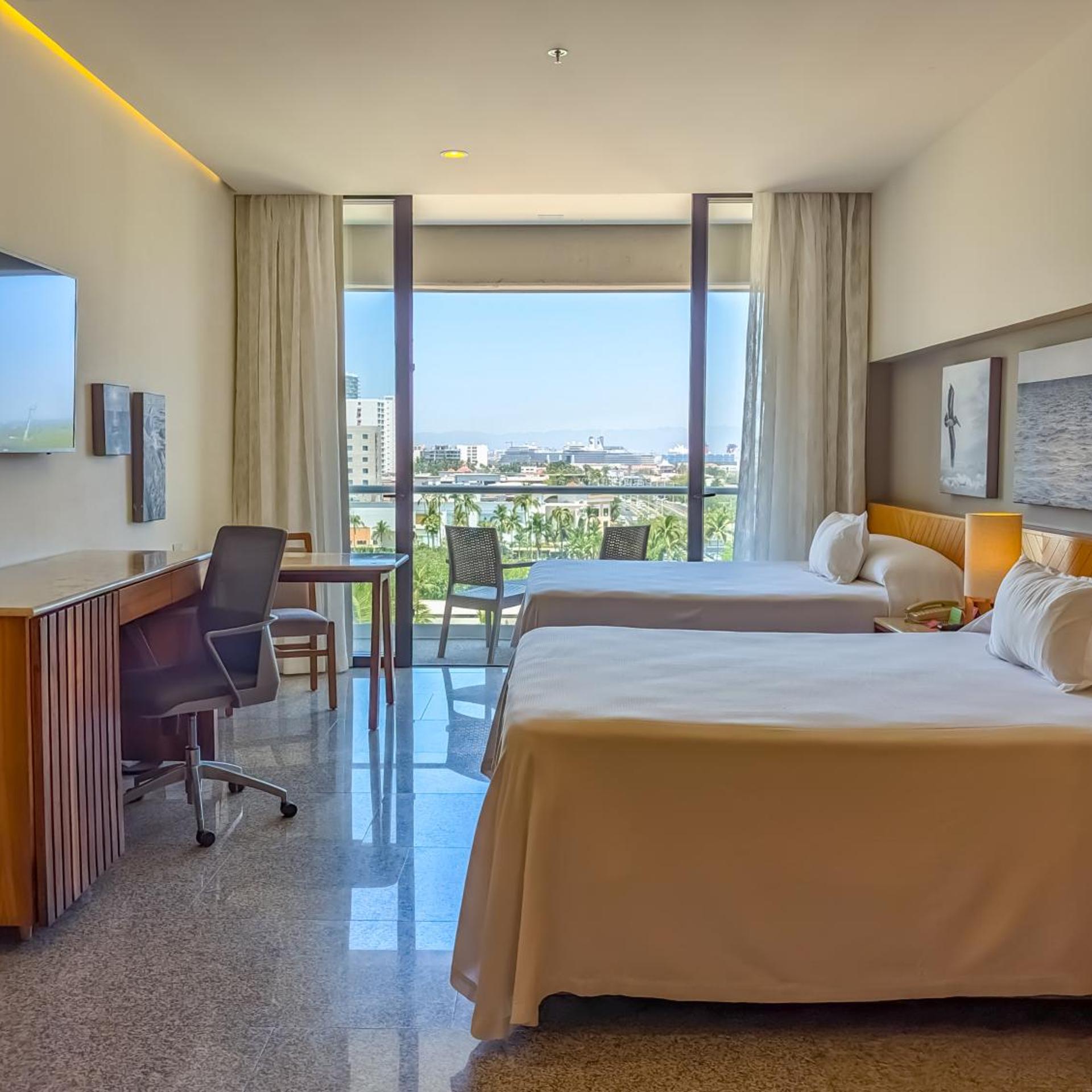 Deluxe, Partial Sea View