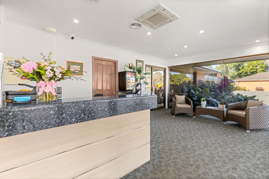 Macquarie Barracks Motor Inn 10/67