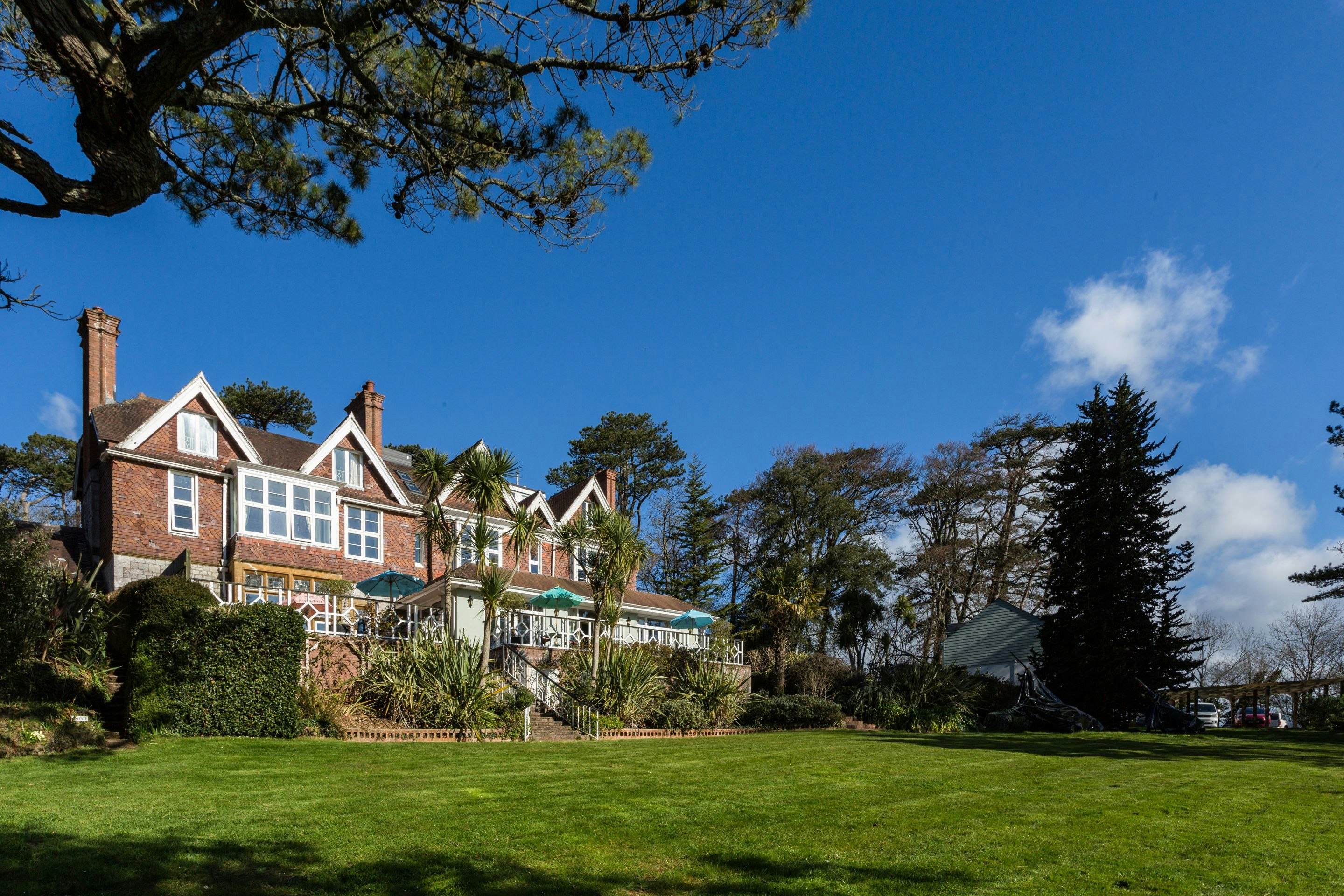 Orestone Manor Hotel 24/25