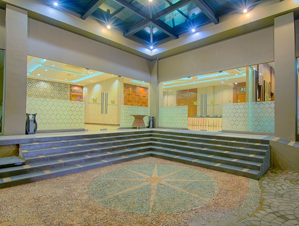 Noormans Hotel Semarang 64/69