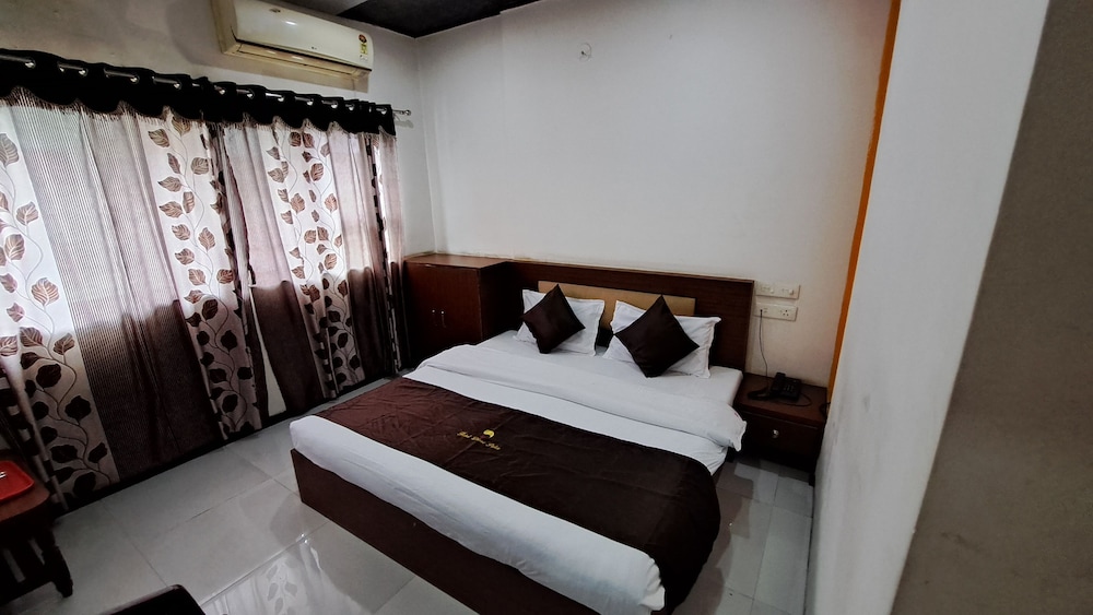 Hotel Dhruv Palace 12/47