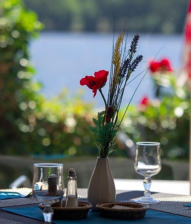 LOGIS HOTEL DU LAC 12/37