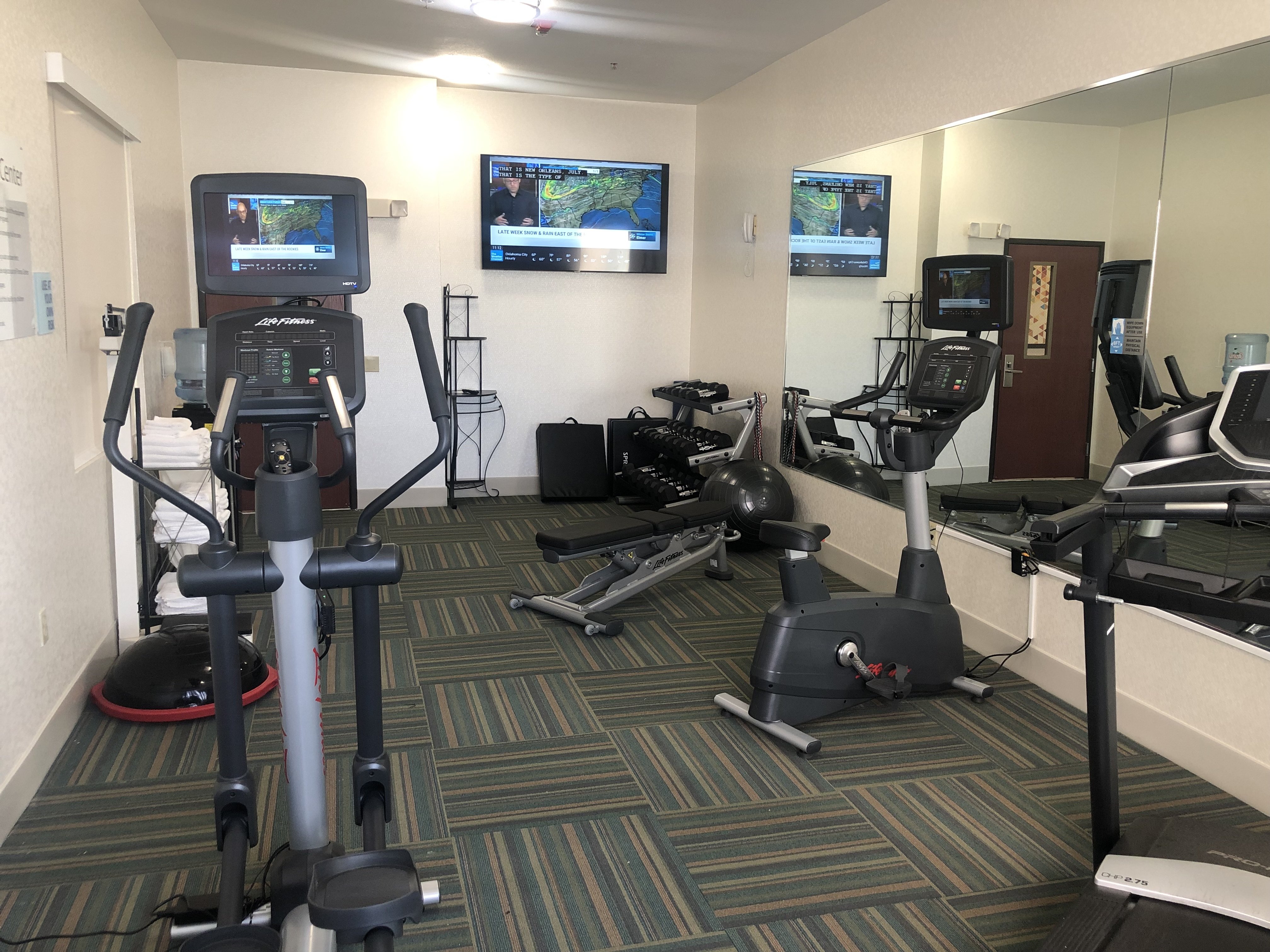 Holiday Inn Express and Suites Woodward Hwy 270 30/46