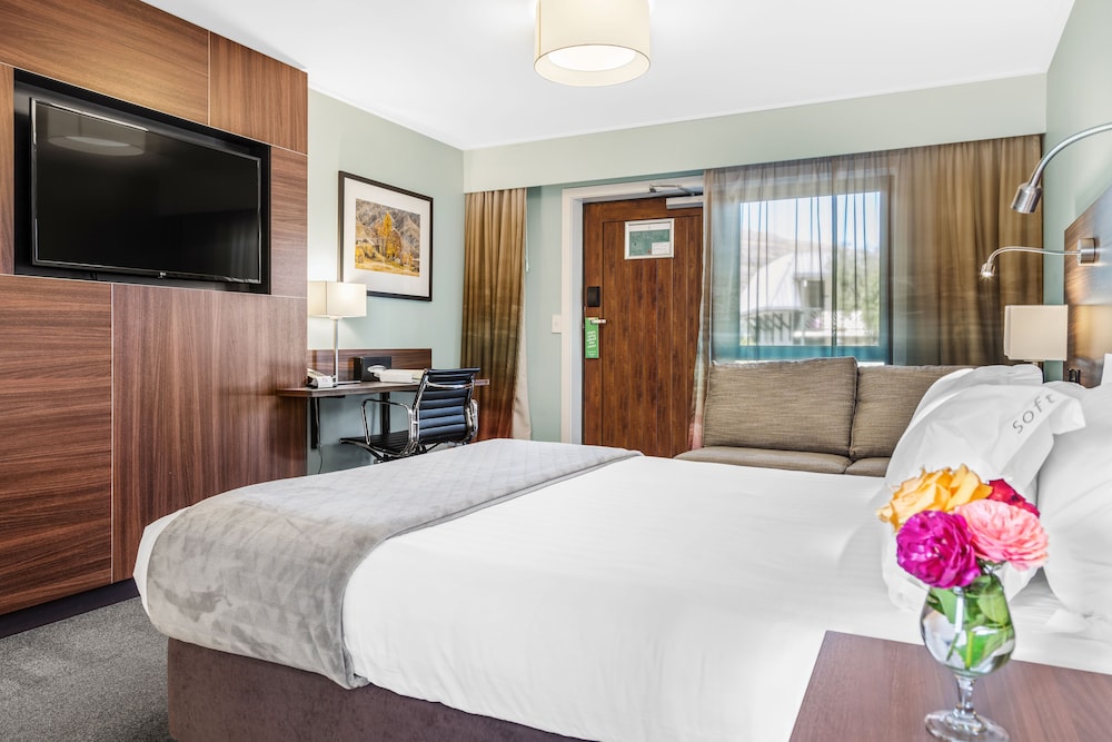 HOLIDAY INN QUEENSTOWN FRANKTON ROAD 35/76