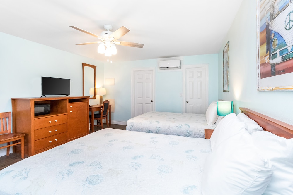 Tropic Island Resort 12/40
