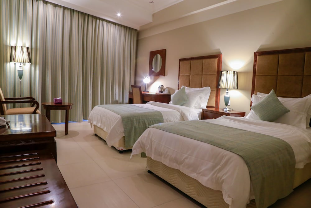 Muscat Inn Hotel 13/40