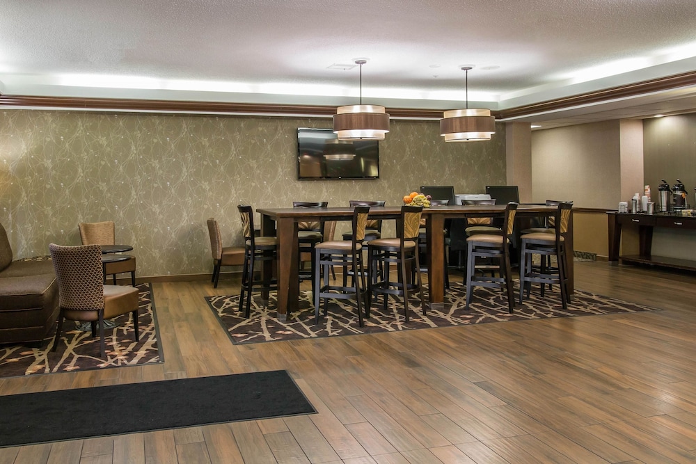 Holiday Inn Express Fremont by IHG 42/50