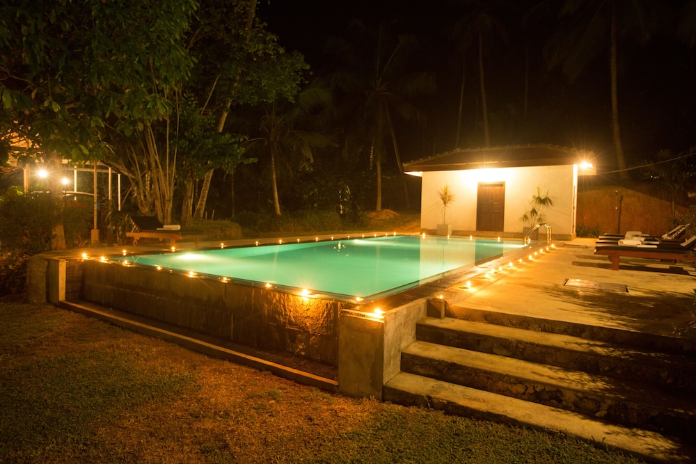 Thalpe Walawwa Heritage Villa 22/24