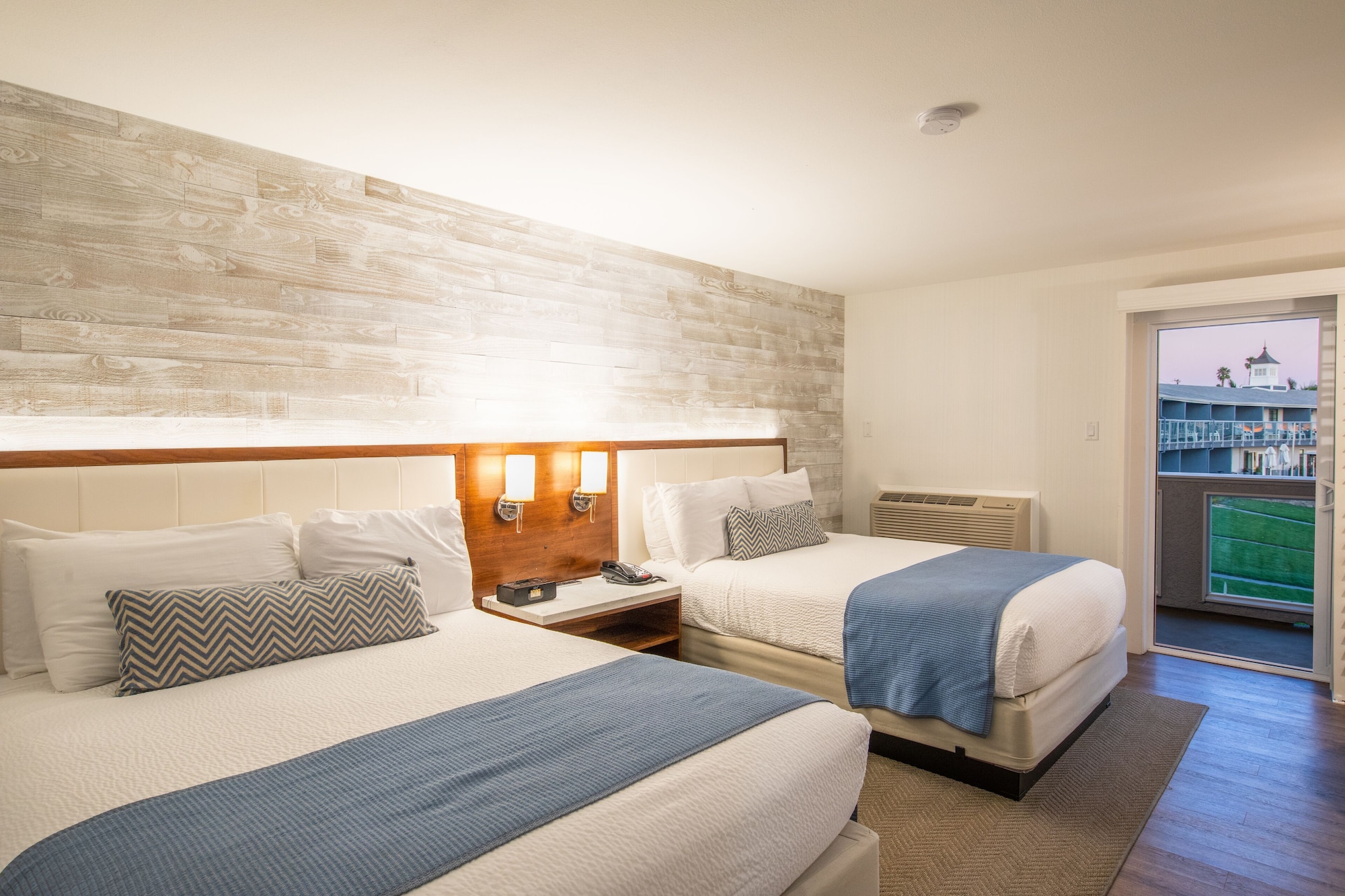 Room, Single, 2 Queen Beds, Partial Ocean View