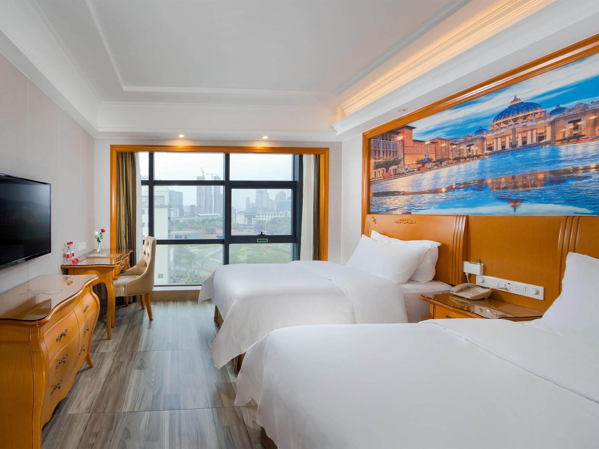 Vienna Hotel (Shenzhen Jixiang Metro Staion) 14/23